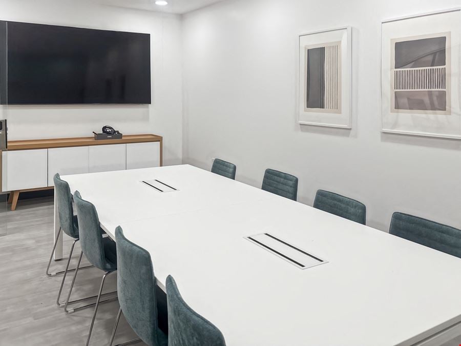 Regus - Largo - East Bay Dr