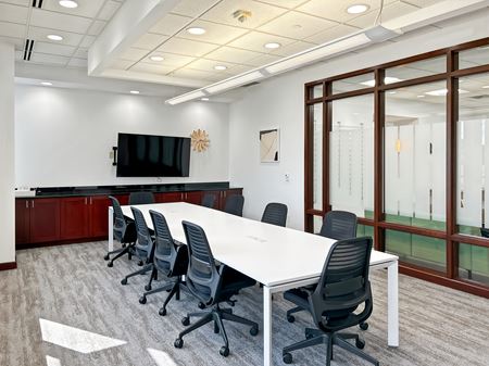Preview this Regus - Bloomington - 4470 W 78th Street Cir Coworking space for Rent in Bloomington