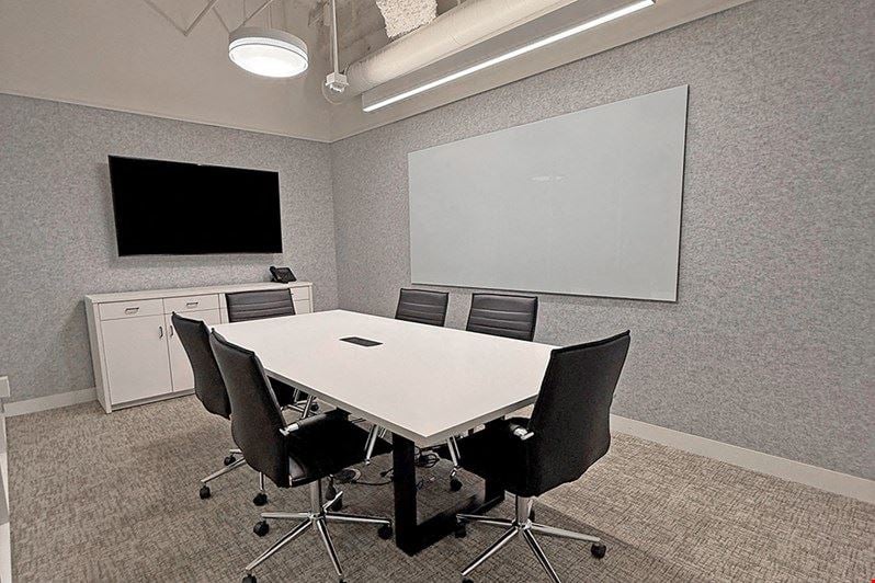 Premier Workspaces - RED - Redstone Newport