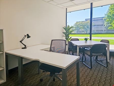 Preview this HQ - Brookfield Square Coworking space for Rent in Brookfield