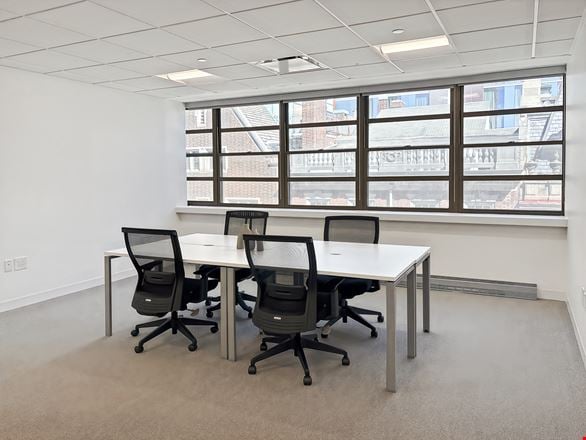 Preview this Regus - Philadelphia - 1624 Locust St Coworking space for Rent in Philadelphia