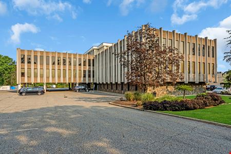 Preview this Signature Suites Coworking space for Rent in Cranford