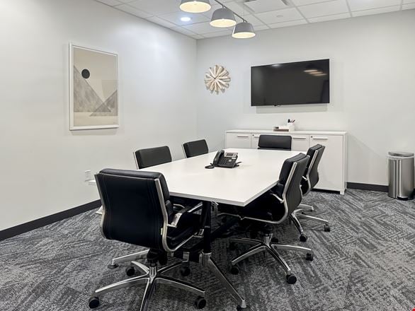 Preview this Columbus - N High St Coworking space for Rent in Columbus