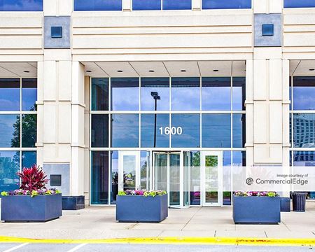 Preview this Braveheart - 3 Coworking space for Rent in Schaumburg