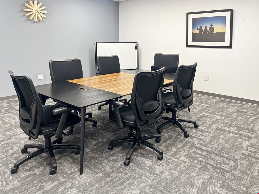 Regus - Farmington - Ave