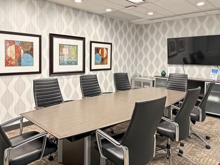 Preview this Regus - Toronto - Bloor and Yonge Coworking space for Rent in Toronto