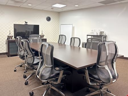 Preview this Regus - U.S Bank Building Coworking space for Rent in Lincoln