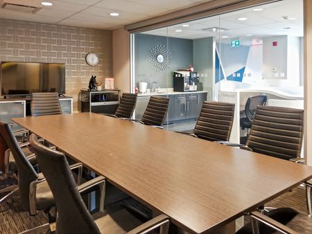 Preview this Regus - Toronto - Yonge and Lawrence Coworking space for Rent in Toronto