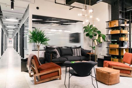 Preview this Industrious - 215 Park Avenue South Coworking space for Rent in New York