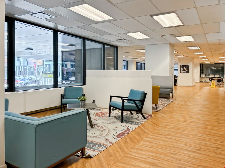 Spaces - Toronto - 325 Front Street West