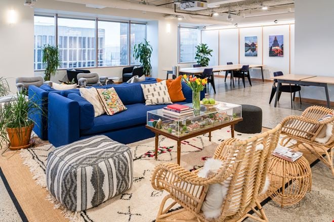 Preview this WeWork - 400 Capitol Mall Coworking space for Rent in Sacramento
