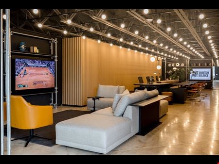 Preview this Area Centre Coworking space for Rent in Miami