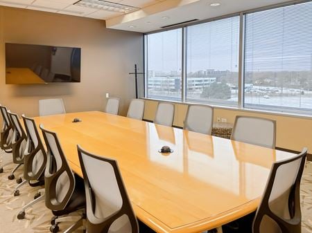 Preview this Regus - Oak Brook - Pointe Coworking space for Rent in Oak Brook