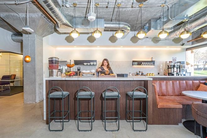 Preview this Industrious - Embarcadero Coworking space for Rent in San Francisco