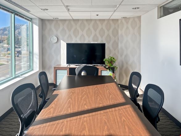 Preview this Baseline Office Suites Coworking space for Rent in Boulder 