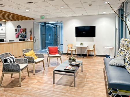 Preview this Regus - Phoenix - Washington at Sky Harbor Coworking space for Rent in Phoenix