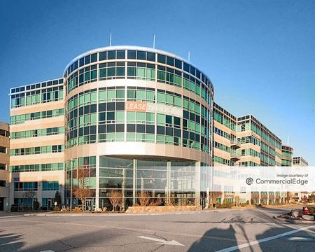 Preview this Cummings Executive Suites - Woburn at TradeCenter 128 Coworking space for Rent in Woburn