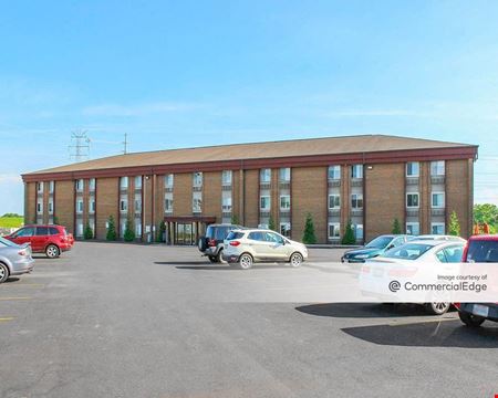 Preview this The Perfect Small Office - Beechmont Coworking space for Rent in Cincinnati