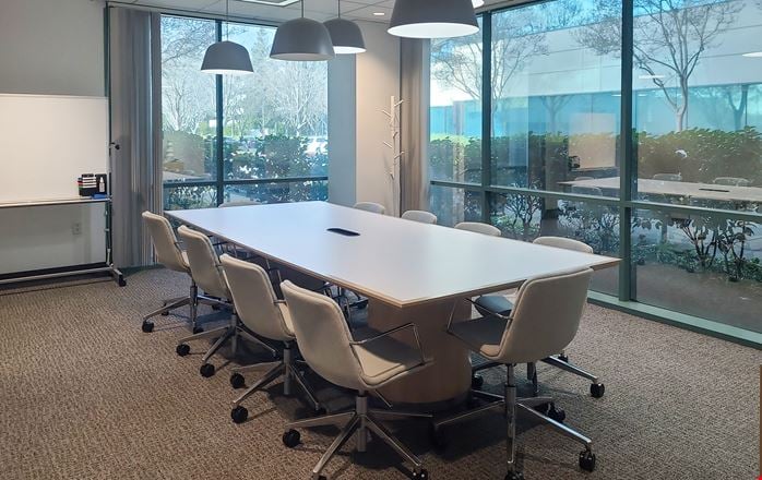 Preview this Regus - Sacramento - 2180 Harvard Coworking space for Rent in Sacramento