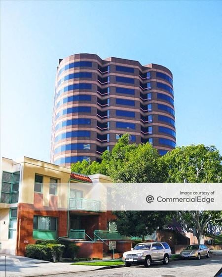 Preview this Barrister Executive Suites - Central Park at Toluca Lake Coworking space for Rent in Burbank