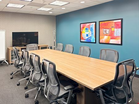 Preview this Regus - Houston 5444 Westheimer Coworking space for Rent in Houston