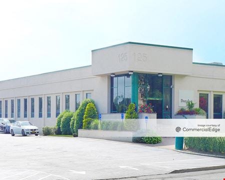 Preview this Modern Office Space Long Island - Michael Drive Coworking space for Rent in Syosset
