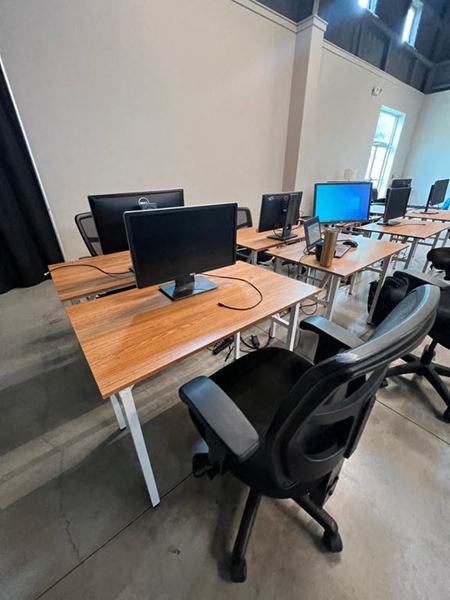 Preview this Dwell Coworking - Manchaca Coworking space for Rent in Manchaca