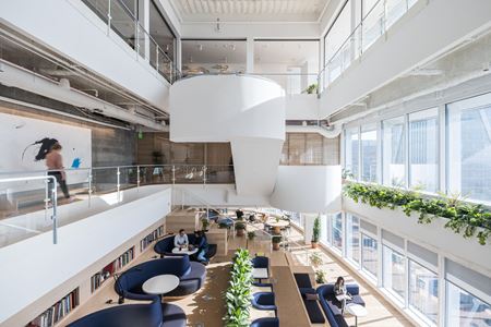 Preview this WeWork - Salesforce Tower Coworking space for Rent in San Francisco