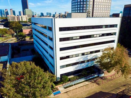 Preview this Avalon Suites - Galleria 5850 San Felipe Street Coworking space for Rent in Houston
