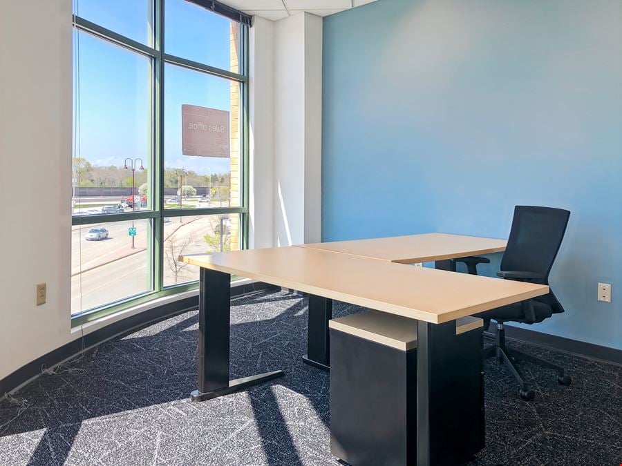 Regus - Glendale - Bayshore Town Center