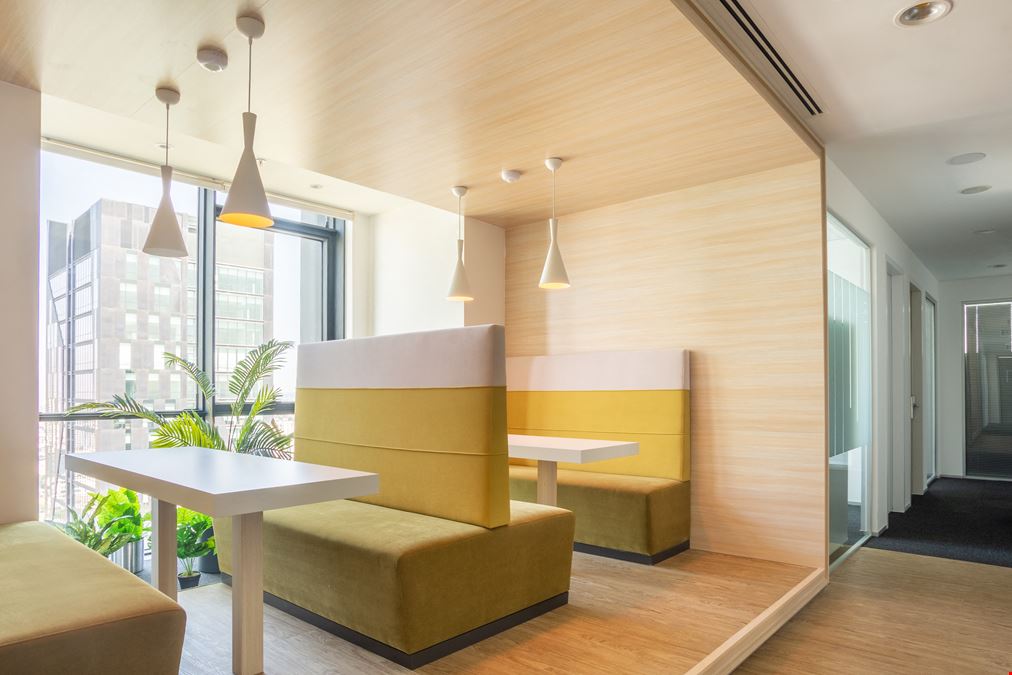 CA, Clovis - W Spruce Avenue