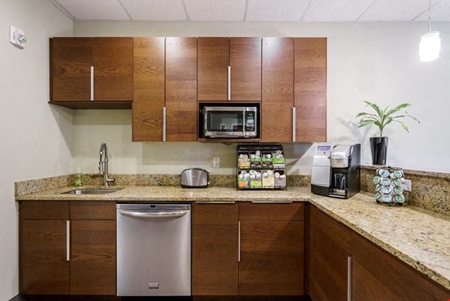 Preview this Access Office Business Center Coworking space for Rent in Raleigh