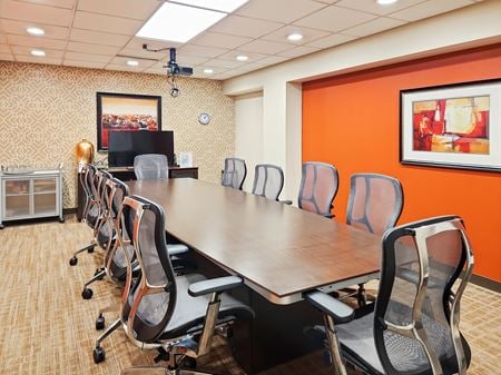 Preview this HQ - Appleton - Fox River Coworking space for Rent in Appleton