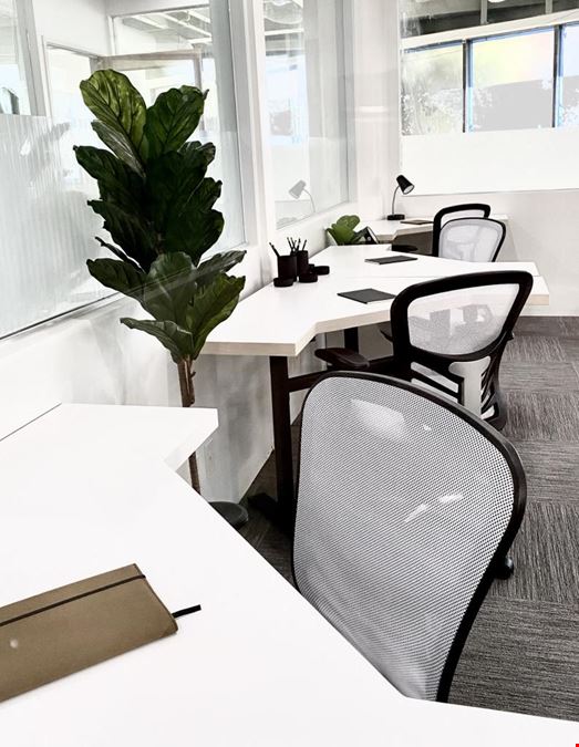 W Suites LLC - W Suites @ 1001 Wilshire