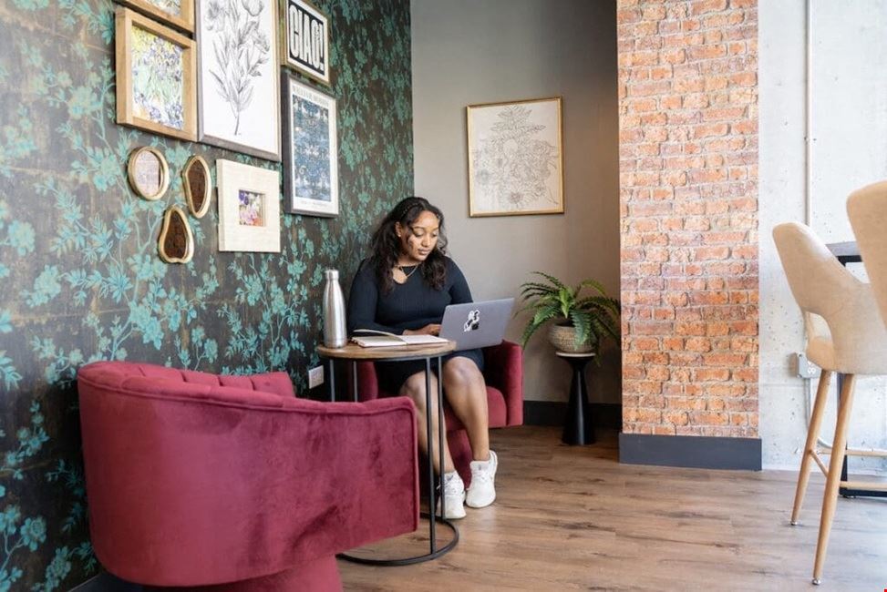 Enclave Coworking - Enclave Elmhurst