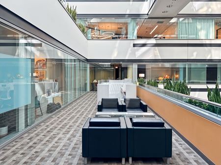 Preview this Regus - Chicago - North LaSalle Coworking space for Rent in Chicago