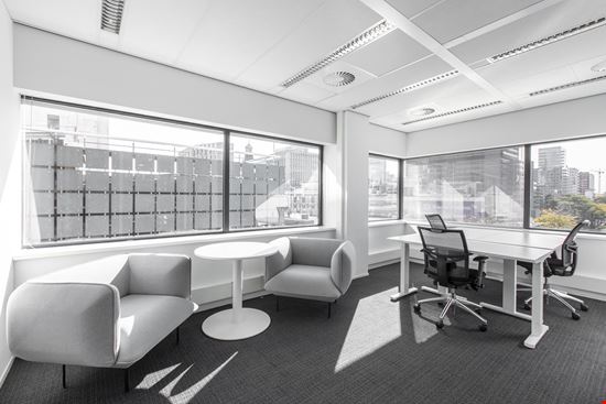 Regus - Kansas City - 4600 Madison