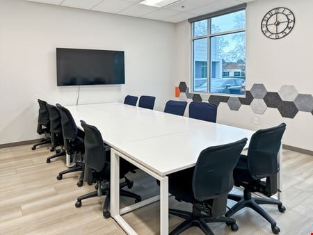 Preview this Regus - Ontario - W 6th Street Coworking space for Rent in Ontario