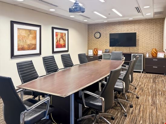 Regus - Kelowna - Landmark
