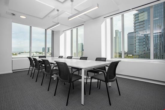 Regus - Rockford - E State St