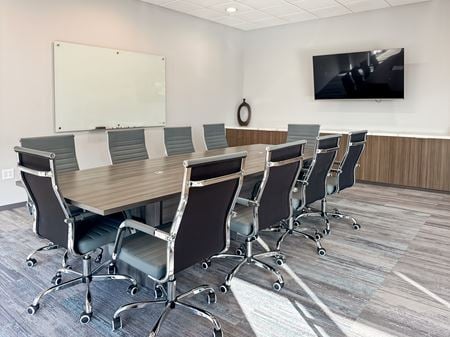 Preview this Regus - Sugarland - University Blvd Coworking space for Rent in Sugar Land
