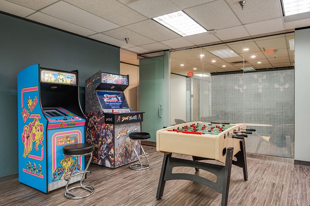 Workstyle Flexible Spaces - 8330-8360 Lyndon B Johnson Fwy