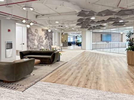 Preview this Regus - Chicago - 150 N Michigan Coworking space for Rent in Chicago