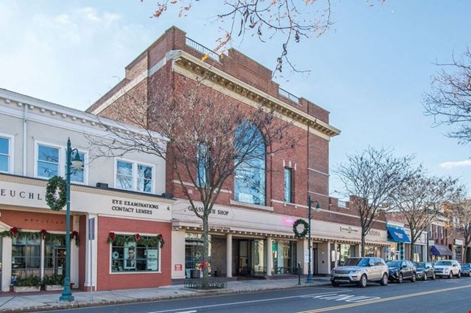 Preview this Summit Office Evolution Coworking space for Rent in Summit