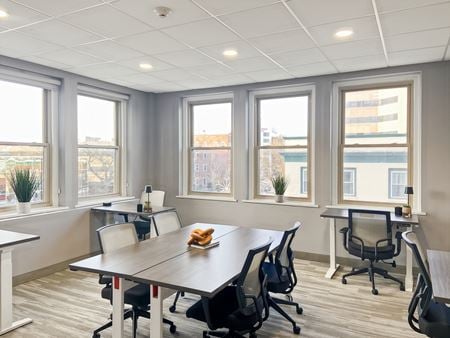 Preview this Regus - Manchester - 1087 Elm Street Coworking space for Rent in Manchester