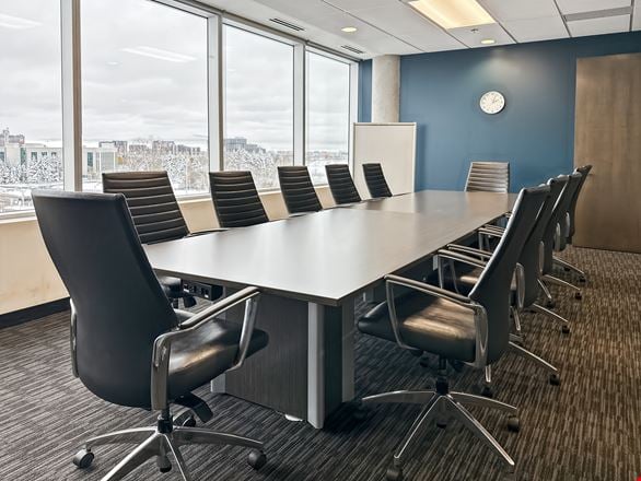 Preview this Regus - Laval - St Martin Coworking space for Rent in Laval