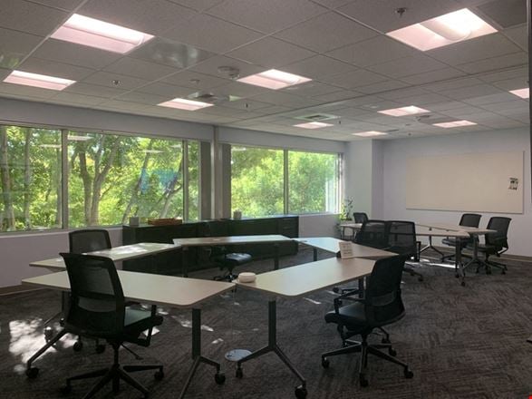 Preview this Venture OfficeNow Coworking space for Rent in Sacramento