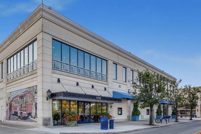 Preview this Easton Town Center Office Evolution Coworking space for Rent in Columbus