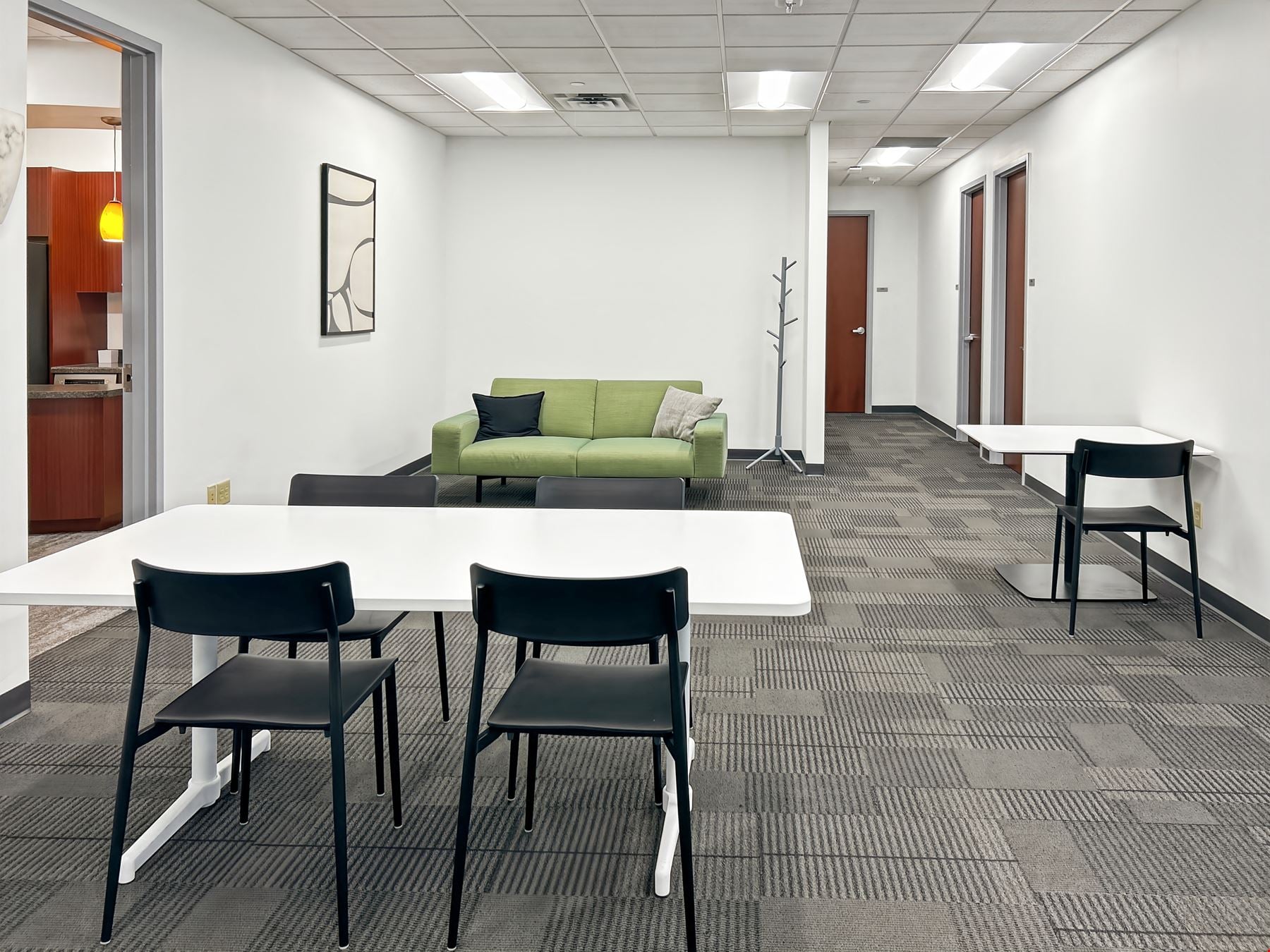Regus - Bloomington - 4470 W 78th Street Cir