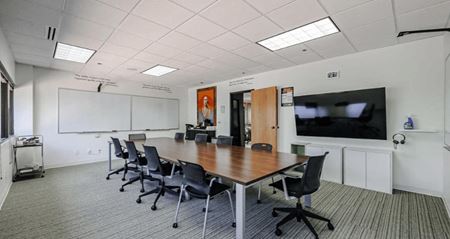 Preview this AZ Conference Room Rental - Paradise Valley Conference Rooms Coworking space for Rent in Phoenix